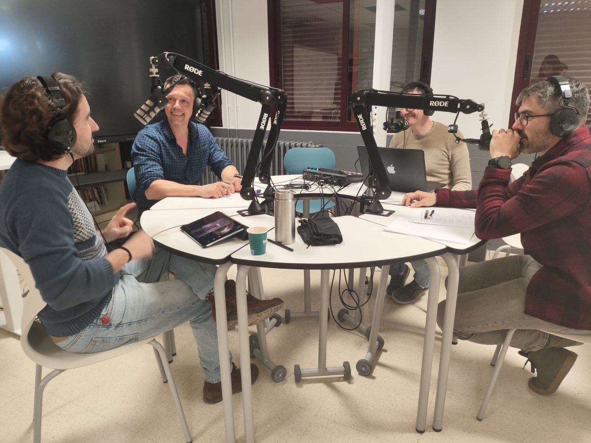 notanumber_pod's tweet photo. En aquest episodi pilot, ens endinsem en el món del cinema i la inteligència artificial, dos temes que ens fascinen i que donen per molt de debat. A més, no podia faltar una mica de competència sana amb un concurs de preguntes sobre cinema que us farà posar.
Enllaços a la bio. https://t.co/CVULQ508Uq