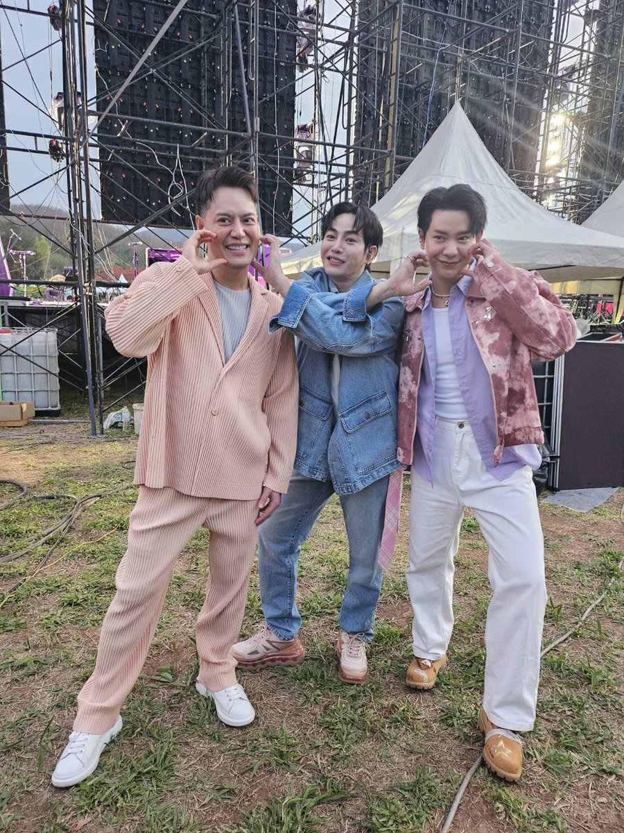 PeckPalitOfficial tweet media