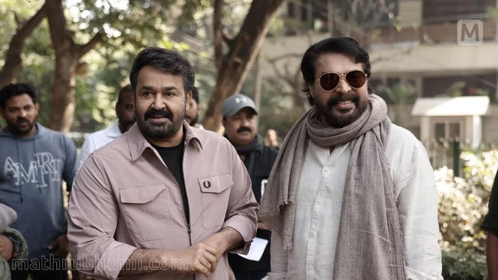 MammoottyFC369's tweet photo. New  Stills From Location of Mahesh Naryanan Movie ‼️‼️

#MMMN  😍😍 https://t.co/hfgfhFDqxL