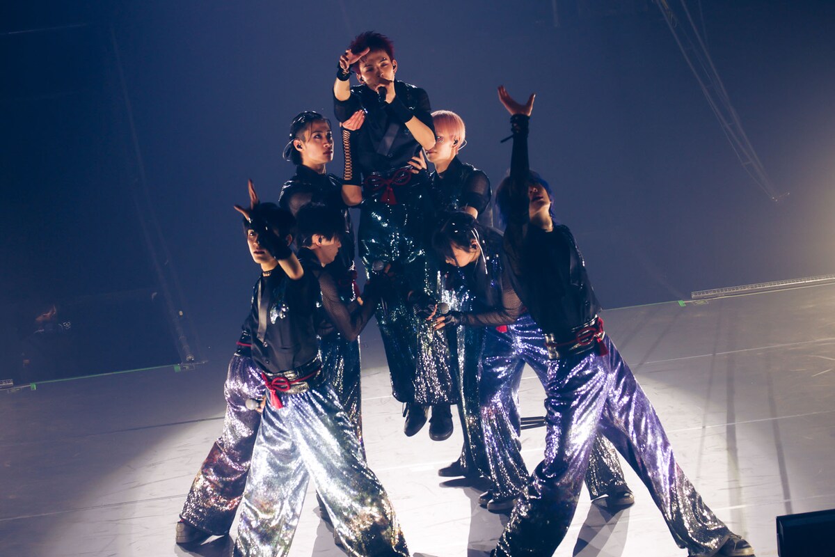 natalie_mu's tweet photo. 🟣 龍宮城「2年間の集大成」武道館の先
次なる舞台はTOYOTA ARENA TOKYO！🟣

🌊「今回のような紫の景色で埋め尽くしたい」
囲み取材で意気込み語る
🌊“2年ぶりの制服”を身にまとって
「教室があってこその今の僕たち」

⏬会見レポート・ライブ写真
https://t.co/GrJ6d7D8a2

#龍宮城 https://t.co/K6oOcd40hd