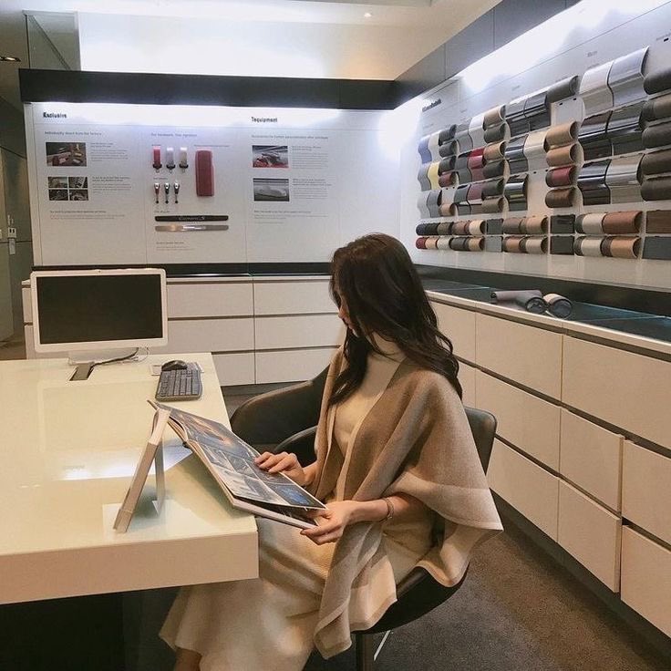 Diorgirlx's tweet photo. girl boss https://t.co/yzKsHeRKCx