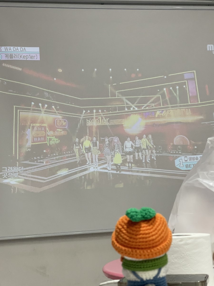 rabbit_kch's tweet photo. 채롬소녀 (혀니로 24시) 모임 ^.^
오늘도 24시간 수다 떨 준비 완.

(채코미 언니 보고 잇음 ㅋ)

#채롬레터 https://t.co/ClpWhBSlFB