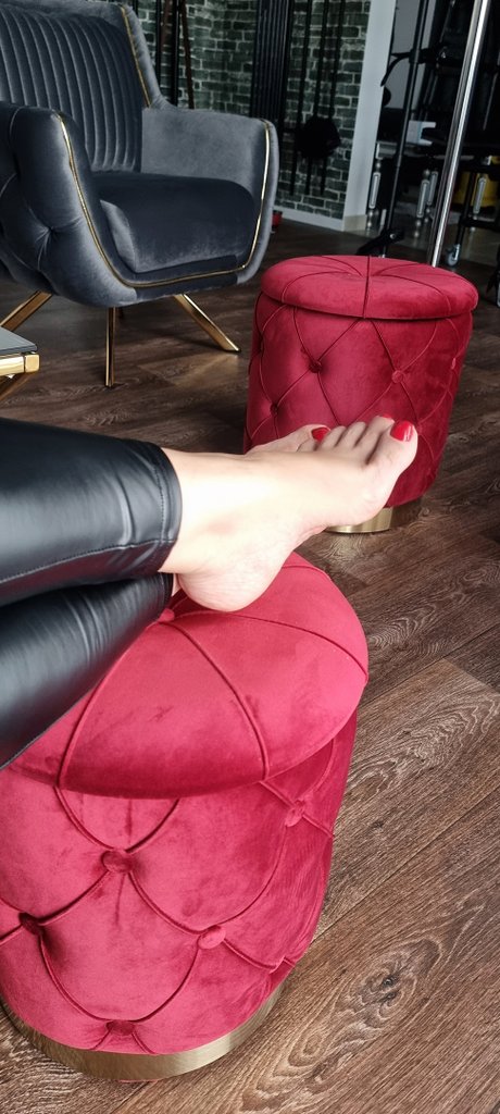 MistressLuna_'s tweet photo. Kneel and kiss My Superior feet!

https://t.co/9EG0Fqt6fD

https://t.co/7z3pnlVbS4 https://t.co/rAL09miYt2