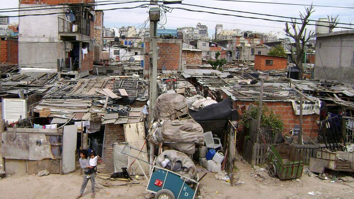 BrunoRguezP's tweet photo. Según @Oxfam, en 2024 riqueza conjunta de milmillonarios creció 3 veces más rápido q en 2023, mientras número de personas q viven en pobreza apenas ha variado desde 1990.

Urge nuevo orden internacional justo y democrático, q garantice paz y derecho al desarrollo de los pueblos. https://t.co/XDU59EMWo9