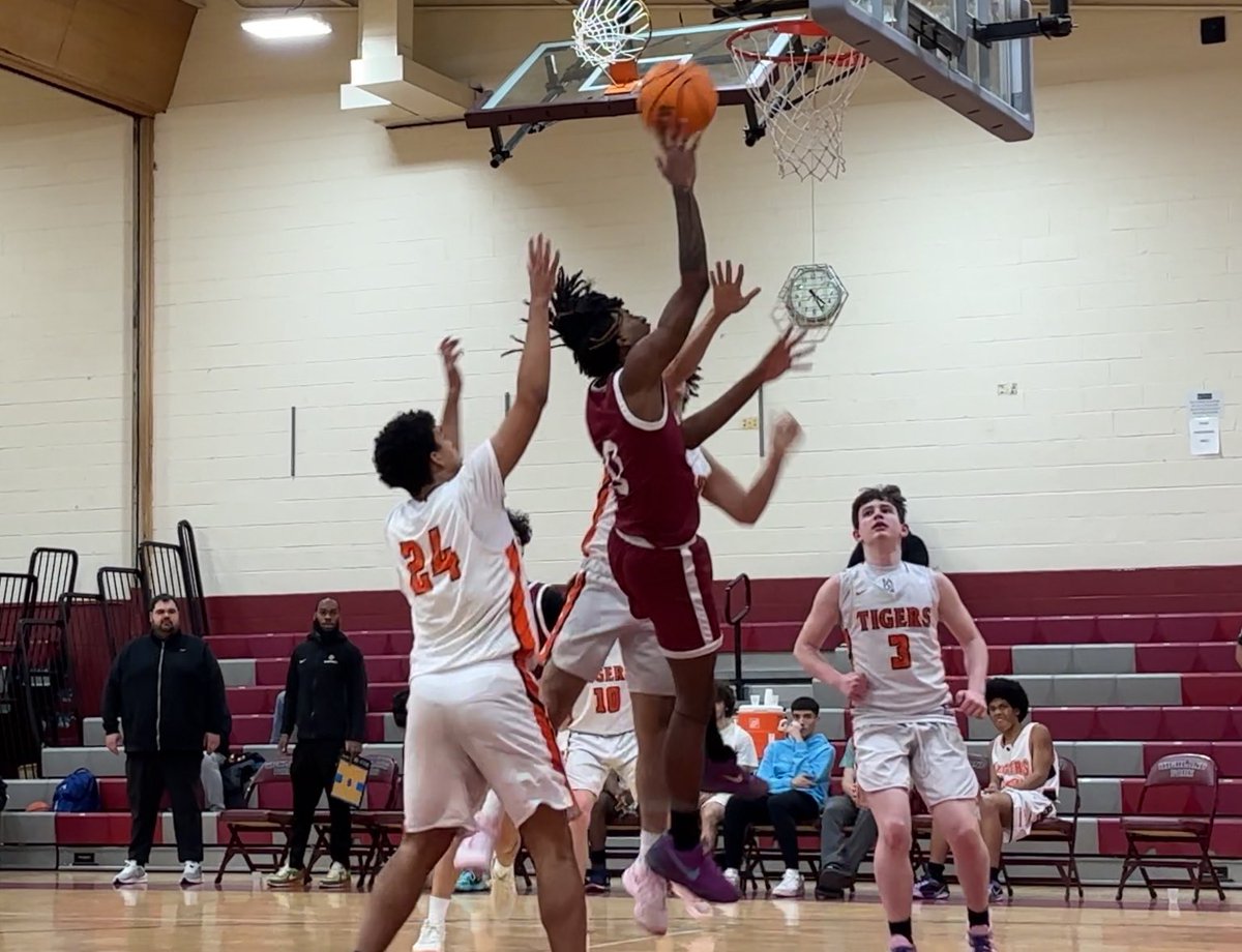 gmchoops's tweet photo. Some photos from the action in @HPHS_Owls 72-54 victory over @EBMagnetSchool on Senior Day in Highland Park. #njhoops #gmchoops #hphoops https://t.co/IchQXl0xso