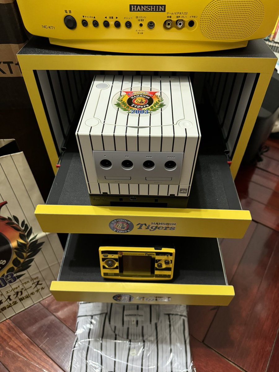 tecmo35's tweet image. 阪神タイガースコンプリートセット
ヾ(´ε`ヾ)