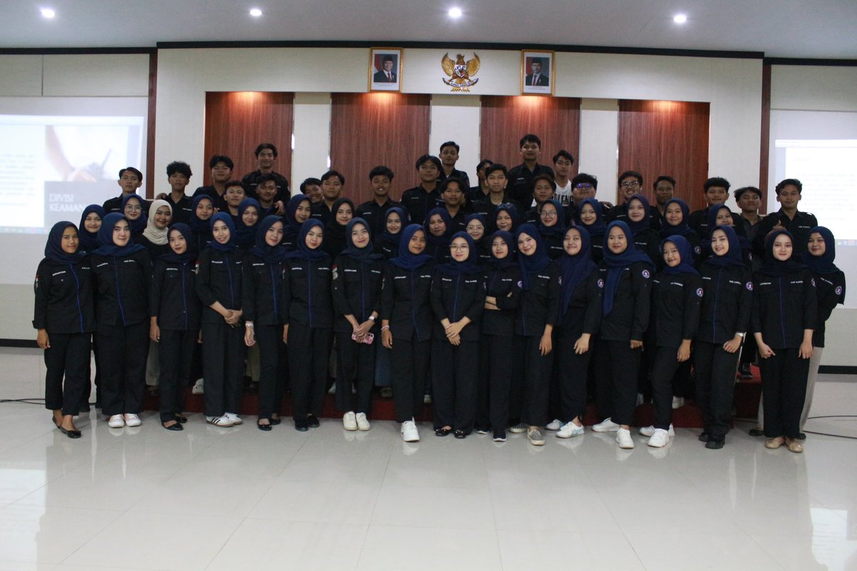 Hmjep_unsil's tweet photo. Upgrading HMJ-EP 2025

Upgrading HMJ EP telah berjalan dengan lancar! 🔥🔥Semoga dengan pembekalan ini, kita semua bisa lebih kompak dan profesional di setiap event kedepannya . Terima kasih untuk semua yang berpartisipasi!!!🚀🚀

#hmjep2025
#salamkokojo
#kabinetpradiwirya https://t.co/t5lvoRTw7V