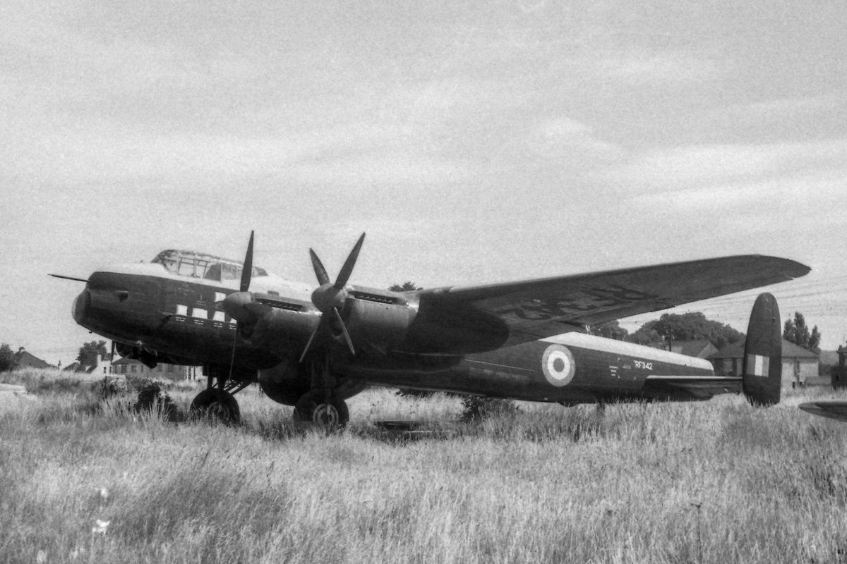 c_mperman's tweet image. @GbhvfRon I have started revisiting the Southend part of the #TwoUp archive. Here are a couple from the famous 'trespass across the Southern Railway' episode. These were probably taken in July 1967.