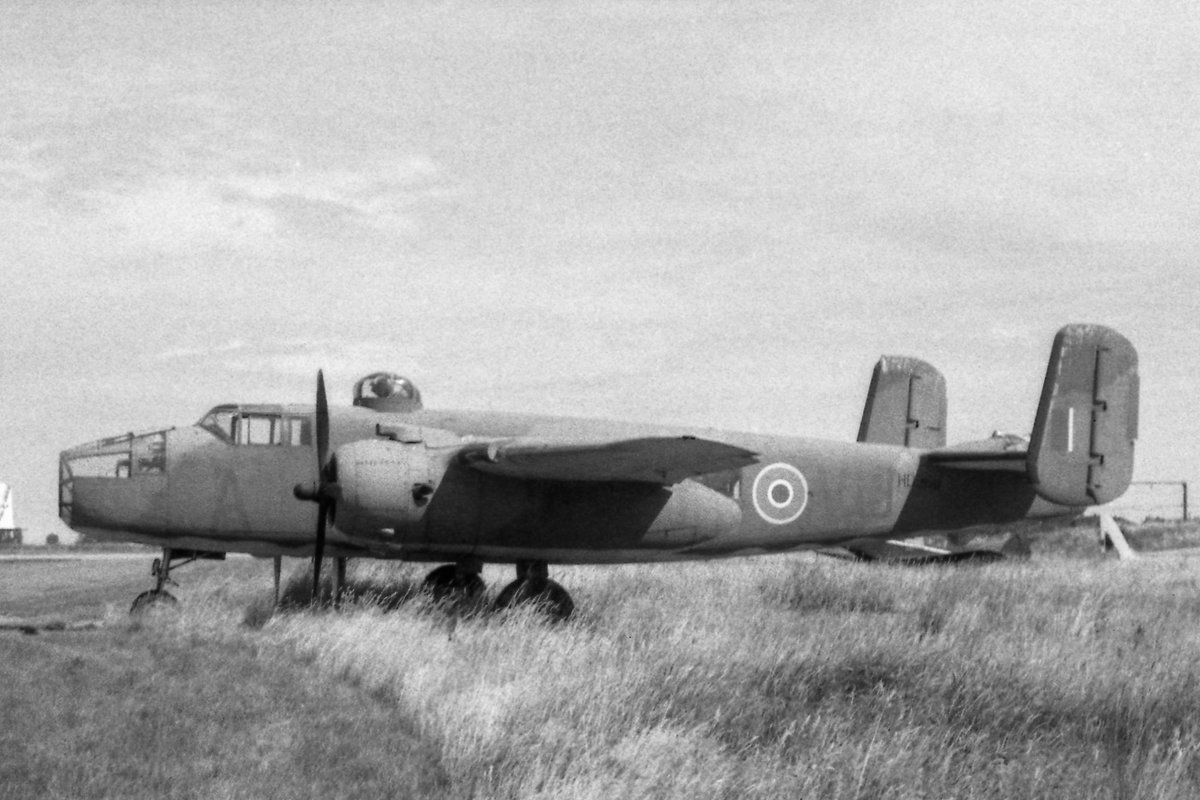 c_mperman's tweet image. @GbhvfRon I have started revisiting the Southend part of the #TwoUp archive. Here are a couple from the famous 'trespass across the Southern Railway' episode. These were probably taken in July 1967.