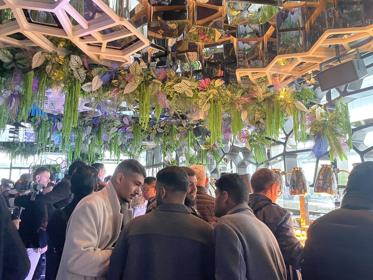 DBOE_Official's tweet photo. 🌟 #DBOE Recap - The Final Day at @consensus_hk side event

What an incredible day it was! ✨ Amazing networking 🤝, delicious food 🍜, and unforgettable memories filled with laughter and meaningful connections. 🙌  

A huge thank you to everyone for connecting and sharing interests💙 Stay tuned for more exciting updates and opportunities to be part of the #DBOE journey. 🚀  

Missed our contact? Feel free to connect with our COO @binhny87 

#Blockchain #HongKong #Consensus2025 #RWAs #SecondaryMarket