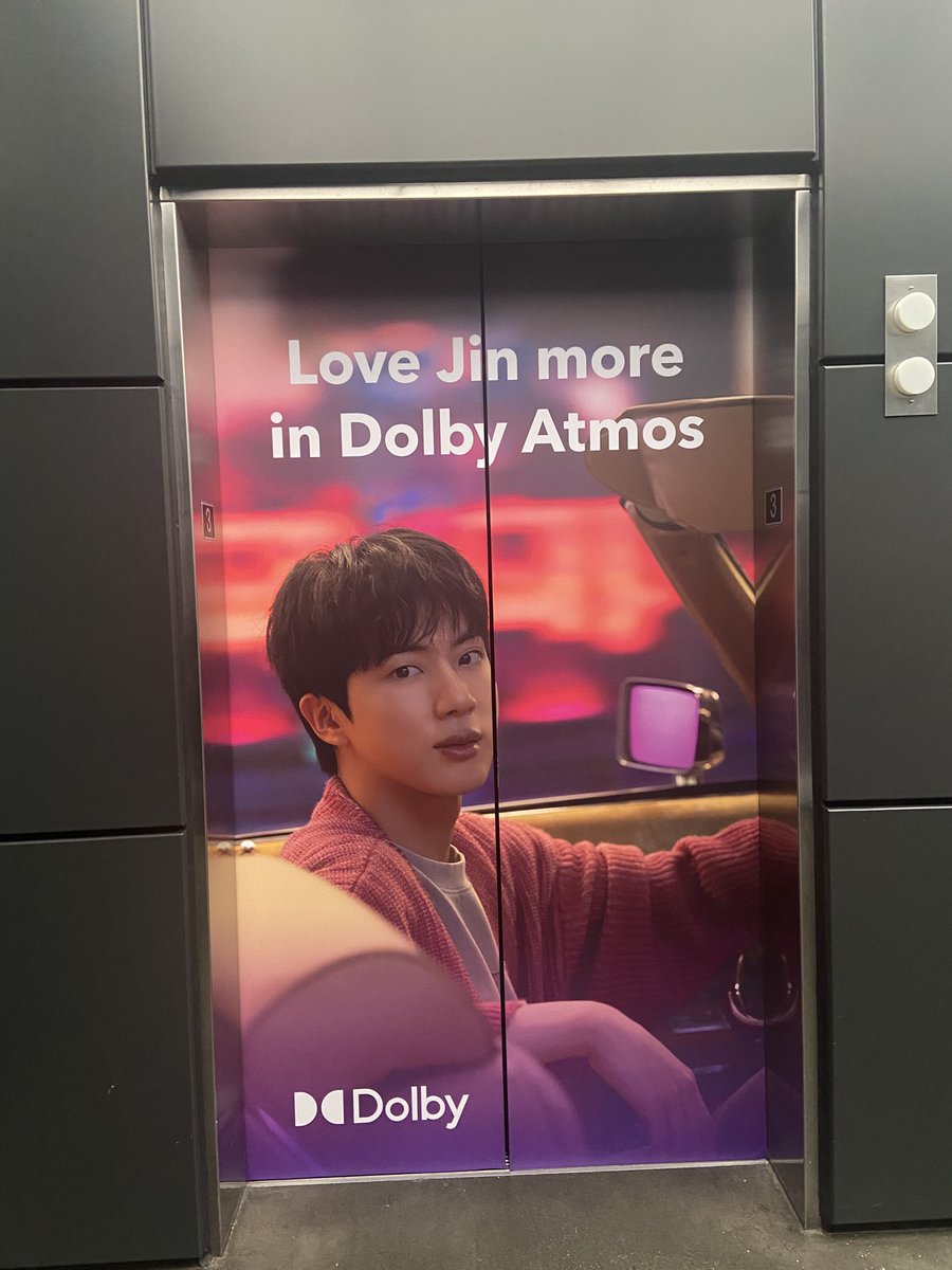 tea_jade_leaves's tweet photo. YA’LL JIN IS ALL OVER THE OVATION HOLLYWOOD SHOPPING CENTER/DOLBY THEATRE?!!💀💀💀💀💀💀💀 @BTS_twt @bts_bighit https://t.co/vIuzM6fyNU