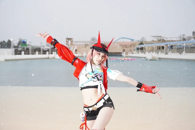 雪で誰もいなくなったプールエリア!!!!!!! #ラグコス  #乱破  #ラグコス10周年  #ラグコスプチ 駆り出された可哀想なカメラさん↓↓↓ 