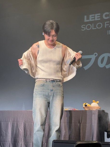 뭐하는거야🥵
아깽이 당장 떱이형 따라 출국해
아니 하지마 데려와 그냥