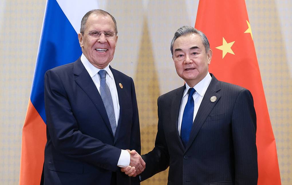 quotidianoweb1's tweet photo. Sergey Lavrov ha sottolineato che l'inizio del nuovo anno è stato "molto fruttuoso" per le relazioni tra Mosca e Pechino: https://t.co/D3gf50A4Re #quotidianoweb #news #attualità #informazione #informazionelibera #esteri #geopolitica #Russia #Cina #G20 #SergeyLavrov #WangYi https://t.co/S3tXg7BXVF