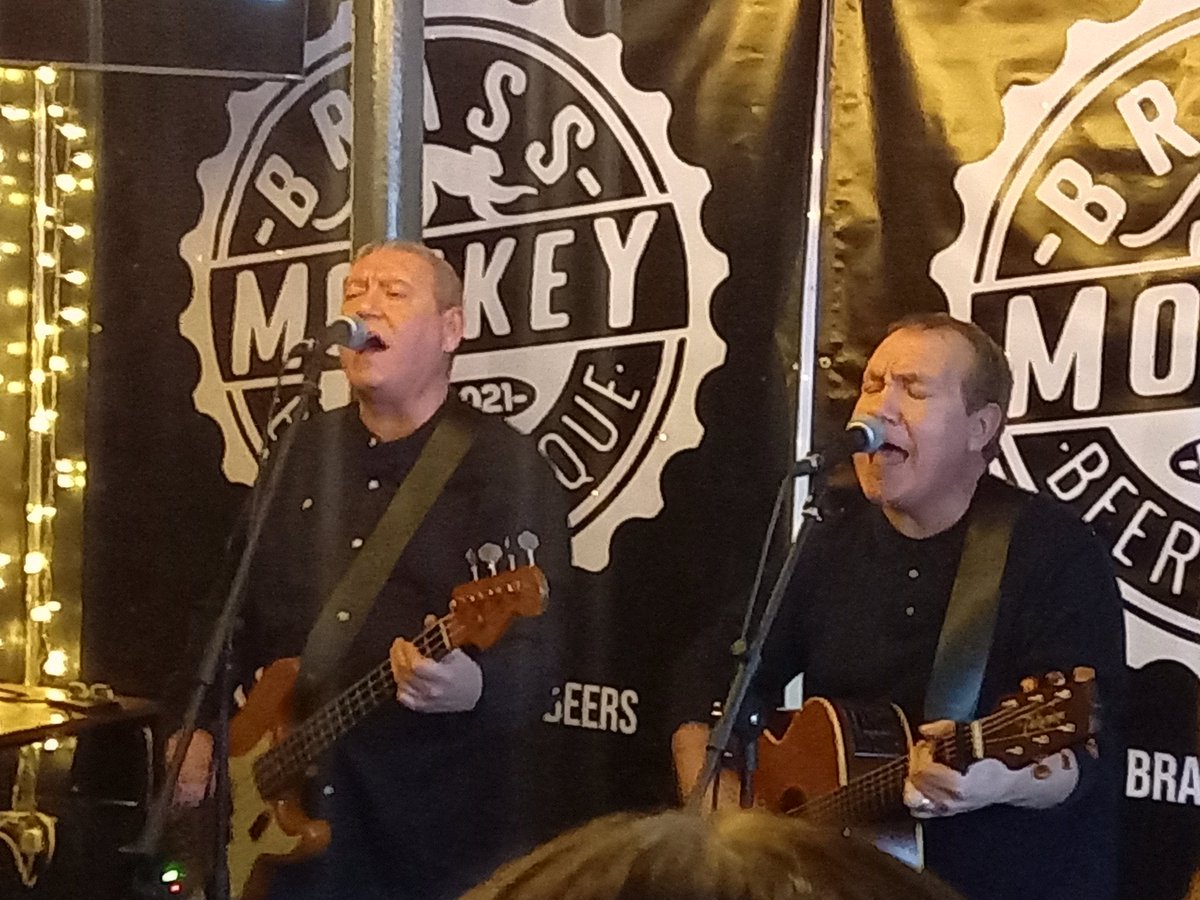 philrobson60's tweet photo. Fantastic night watching @RealPeopleband #brassmonkey #Guisborough https://t.co/OfFNmOJ9pH