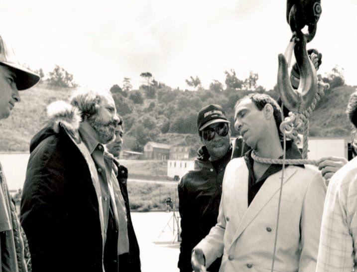 RetroReminiscer's tweet photo. Behind the scenes photos from the filming of Brian De Palma's American crime drama remake SCARFACE (1983). https://t.co/iuolY5EIQV