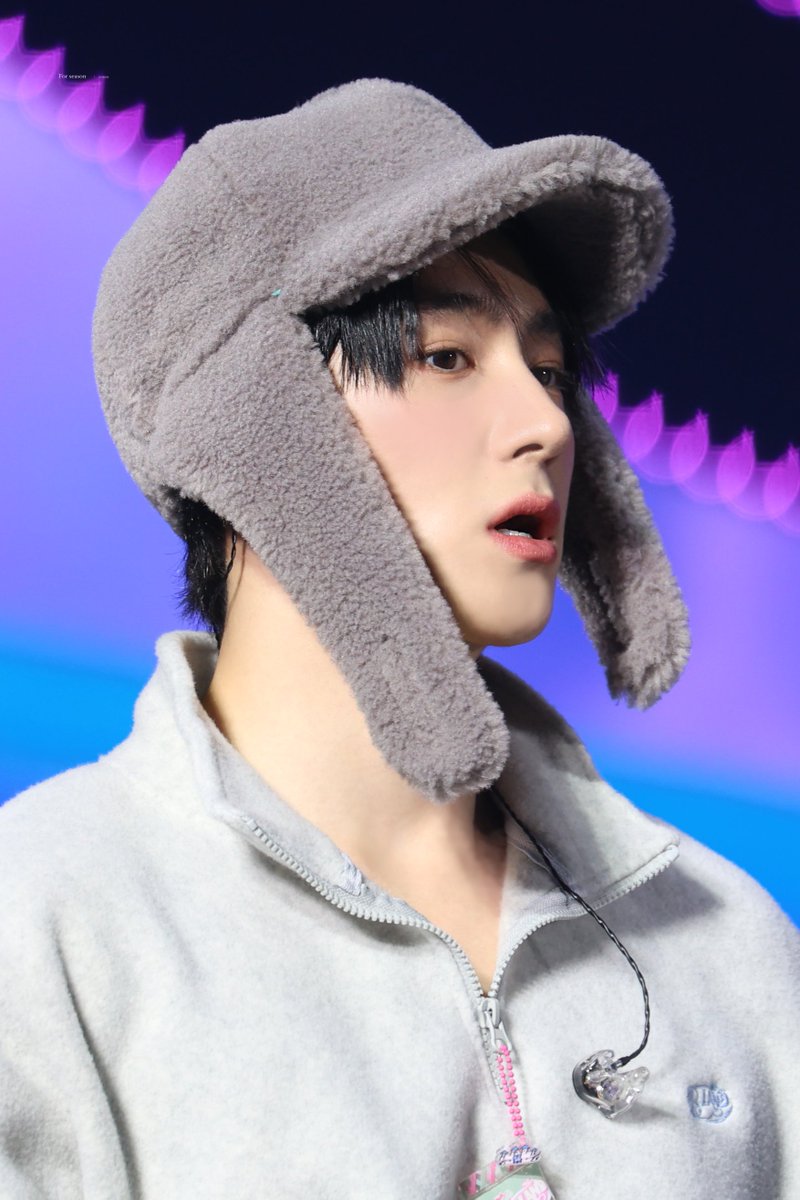 𝑭𝒐𝒓 𝒔𝒆𝒂𝒔𝒐𝒏 tweet media