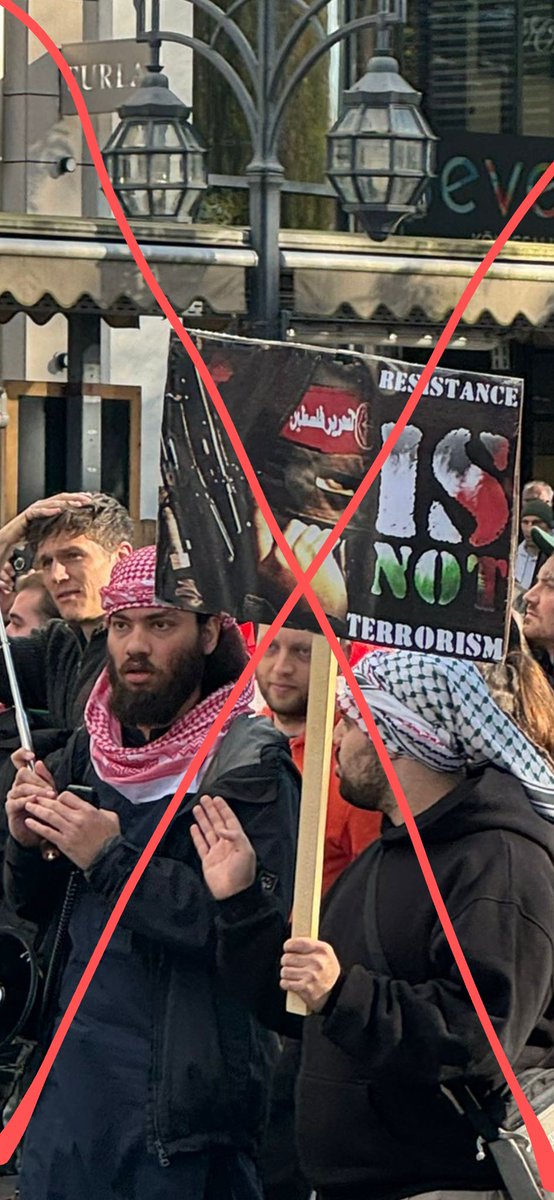 KoeAntifa161's tweet photo. #do2102 mit der antisemitischen Misch-Szene bei der @spdde &amp; @Bundeskanzler.

Bekannte Akteure wie #Suzanna &amp; #Mustafa, sowie der islamistische #Gefährder #steinewerfer/#steini.

Gehören alle zum Umfeld des jihadistischen #Gefährder &amp; #DAESH/#IS Anhänger #Hamza.

@bka https://t.co/AAA5HleZi1