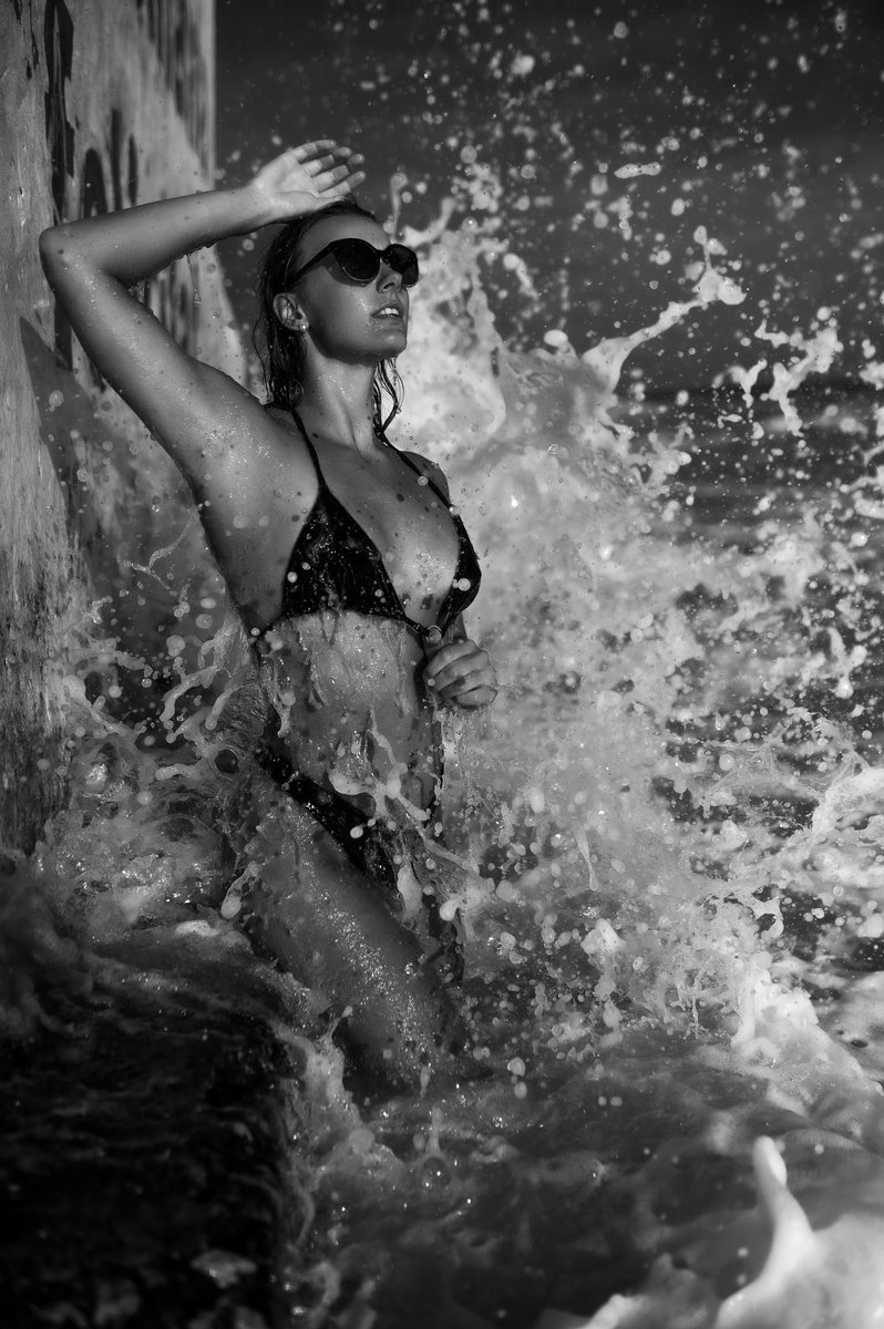 eulenfieber_'s tweet photo. Captured waves
#OceanSplash #BlackAndWhitePhotography #BikiniShoot #Waves #PhotographyLovers #MoodyGrams #PortraitPhotography #SensualArt #SeaAndStyle #BeachVibes https://t.co/P6OU7zXpes
