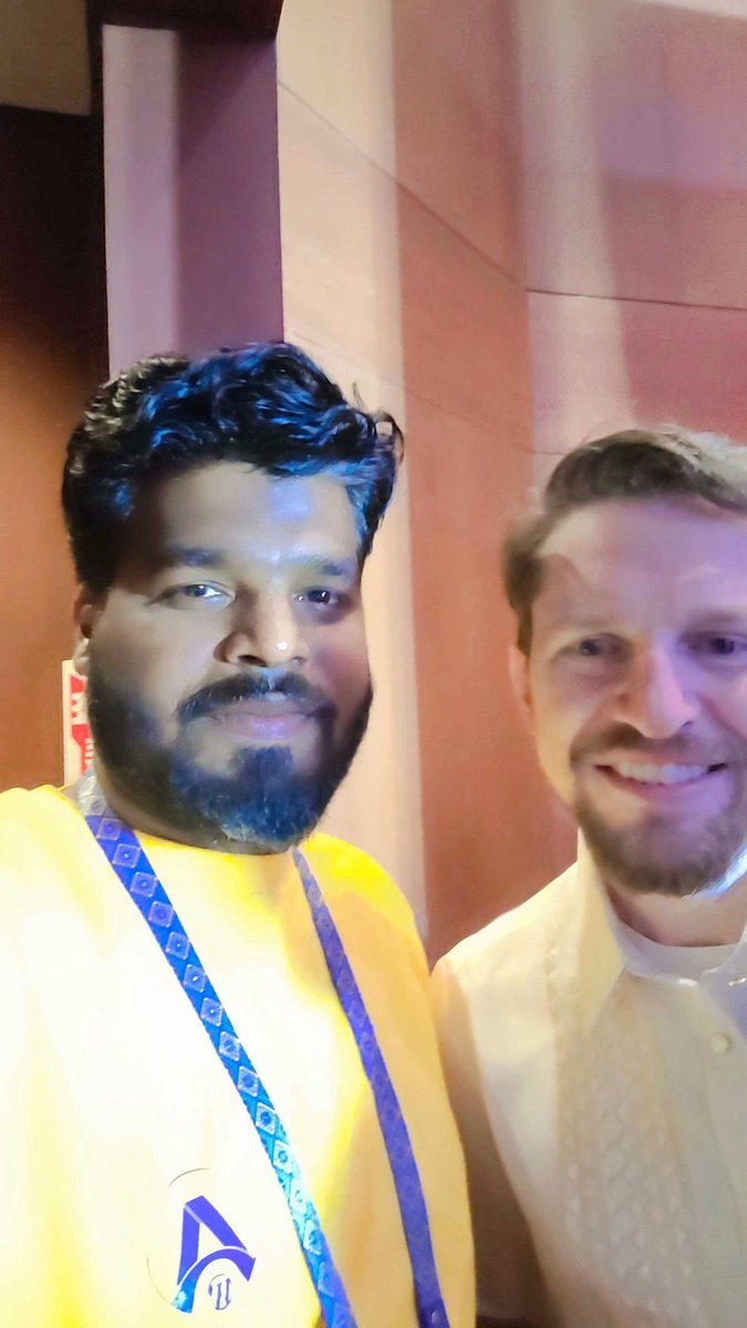 imranali818's tweet photo. Finally meet with @photomatt It's Amazing for me.. https://t.co/JnVb6JUMWk