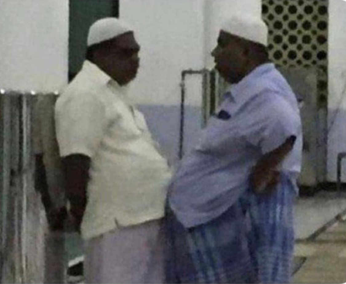 Nobody:

Letters b and d in the word abdomen