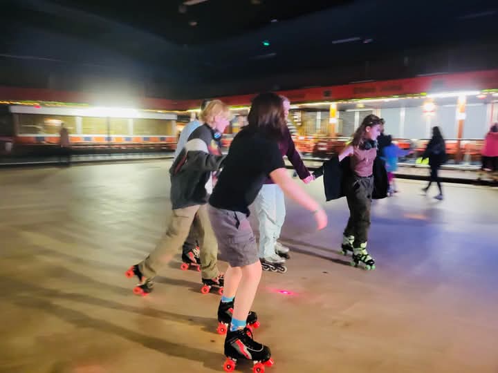 Rainbow_Stars1's tweet photo. Thursday saw us return to Gliderdome Boston for fun on wheels!! Over 30 of our members having the best time!!
#rollerdisco
#ageisjustanumber
#rainbowstarsonwheels https://t.co/Nhnm1alYZH