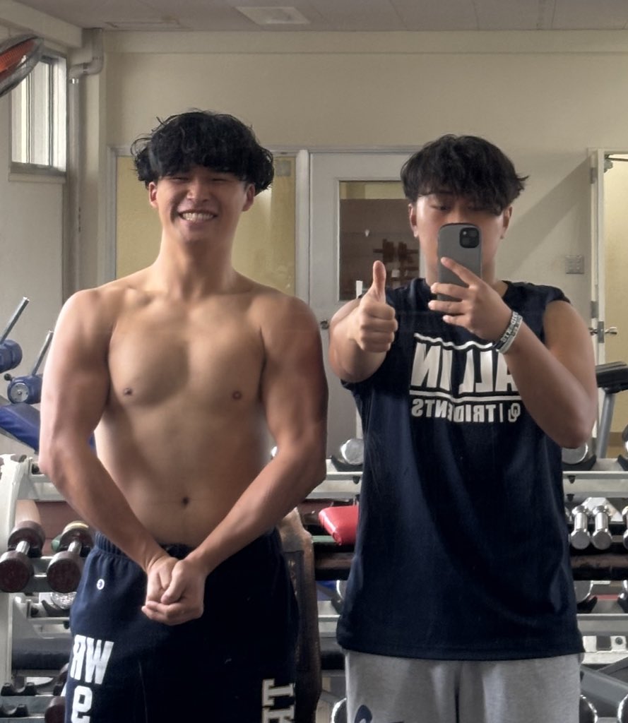 TRIDENTS_LB51's tweet photo. Twitter始めました‼️宜しくお願いします‼️

#春から阪大
#横にはいつもかんじ https://t.co/zSFd4i3r43