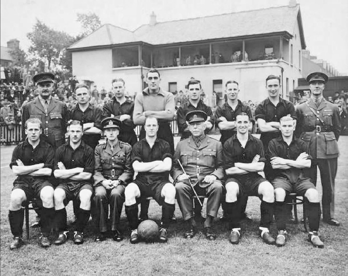 ireland_society's tweet image. Northern Ireland - World War Two.
The British Army football team and officers at Cliftonville (Solitude) c1941. Identified are Stan Cullis (front row, centre), Frank Swift (goalkeeper) and Denis Compton (2nd from right, back row). (Getty).