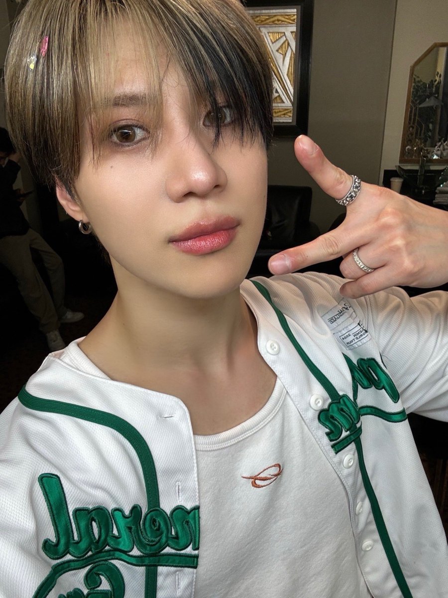Taemin_Xoalsox_'s tweet photo. [#태민] 📸

2024-25 TAEMIN WORLD TOUR [Ephemeral Gaze] In OAKLAND 완료👀

탬메이트에게 매순간 감동만 주는 자랑스러운 태민이🫳🏻🌸
오늘도 탬메이트의 기억 속에 오래도록 기억에 남는 무대였길 바라요🌱🐥

#TAEMIN
#WORLD_TOUR 
#Ephemeral_Gaze https://t.co/V1NAWVlEDO