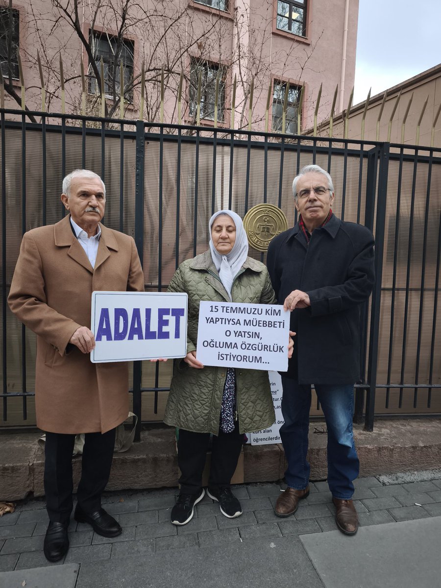 SevincCakir8's tweet photo. 15 Temmuz sonrası;
Kursiyer Teğmen & Askeri Öğrenciler 
1️⃣Adil yargılanma hakkı çiğnendi.
2️⃣Masumiyet karinesi yok sayıldı.
3️⃣Önyargılarla suçlu ilan edildiler.
4️⃣Suçun şahsiliği ilkesi hiçe sayılarak topluca müebbete mahkûm edildiler.
5️⃣Yargı, bağımsız ve tarafsız hareket etmedi.
6️⃣Adaletin yerini hukuksuzluk aldı.
7️⃣ADALET 
8️⃣Özgürlük i
9️⃣ Suç işlememiş çocuklarımız boş yere müebbet yatmasın İstiyoruz!!
@albayrak_kemal @HasimEfe3 
@DayanismaAdalet @adalet_bakanlik 
@AYMBASKANLIGI @tcbestepe 
@TCYargitay @ECHR_CEDH