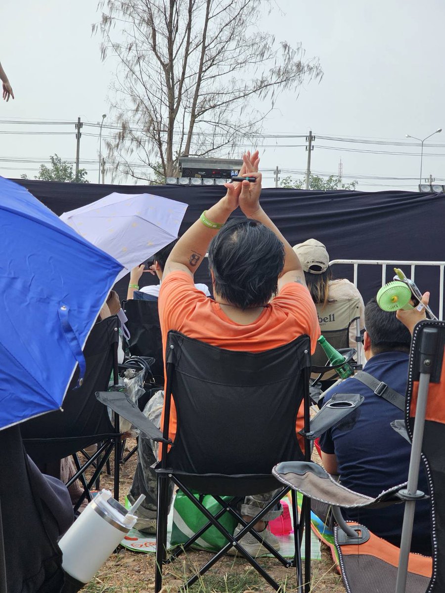 jubko10's tweet photo. ยาดมพร้อม พัดลมพร้อม น้ำแข็งพร้อม

พี่ไม่ได้มาเล่นๆ

📅 22/2/2025
📌 ลานสนามหญ้าเครื่องบินบังคับเดอะนายน์ อ.เมือง จ.ราชบุรี
📷 Jubko

#.smf3xNONTTANONT 
#smf3
#NONTTANONT
#nontfam
#JubkoCamera
@tanont916 https://t.co/cdr3KpnB7S