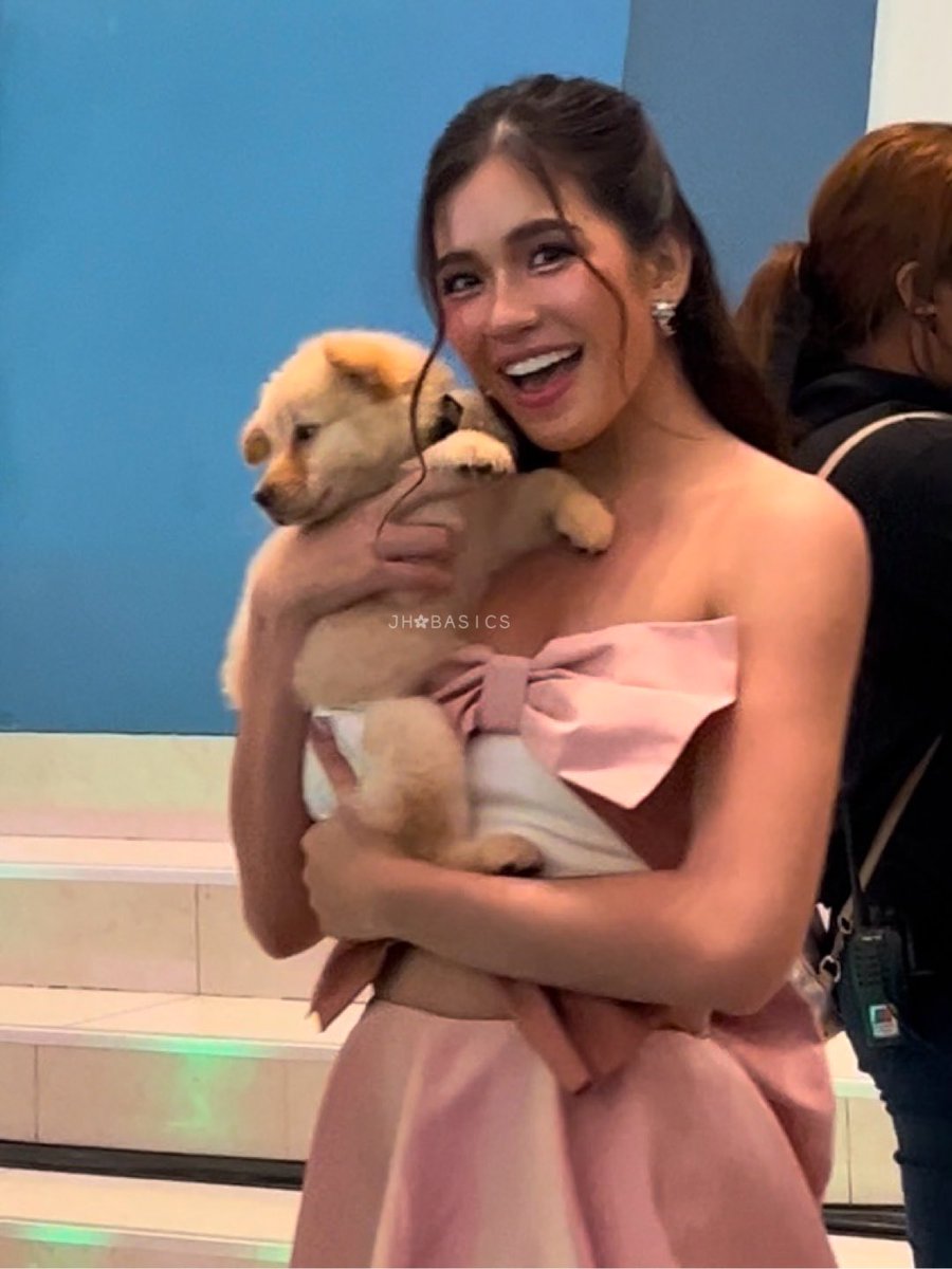 aiahpls's tweet photo. few months apart lang pero big girl na si honey 🥺 https://t.co/dABqylWi2I