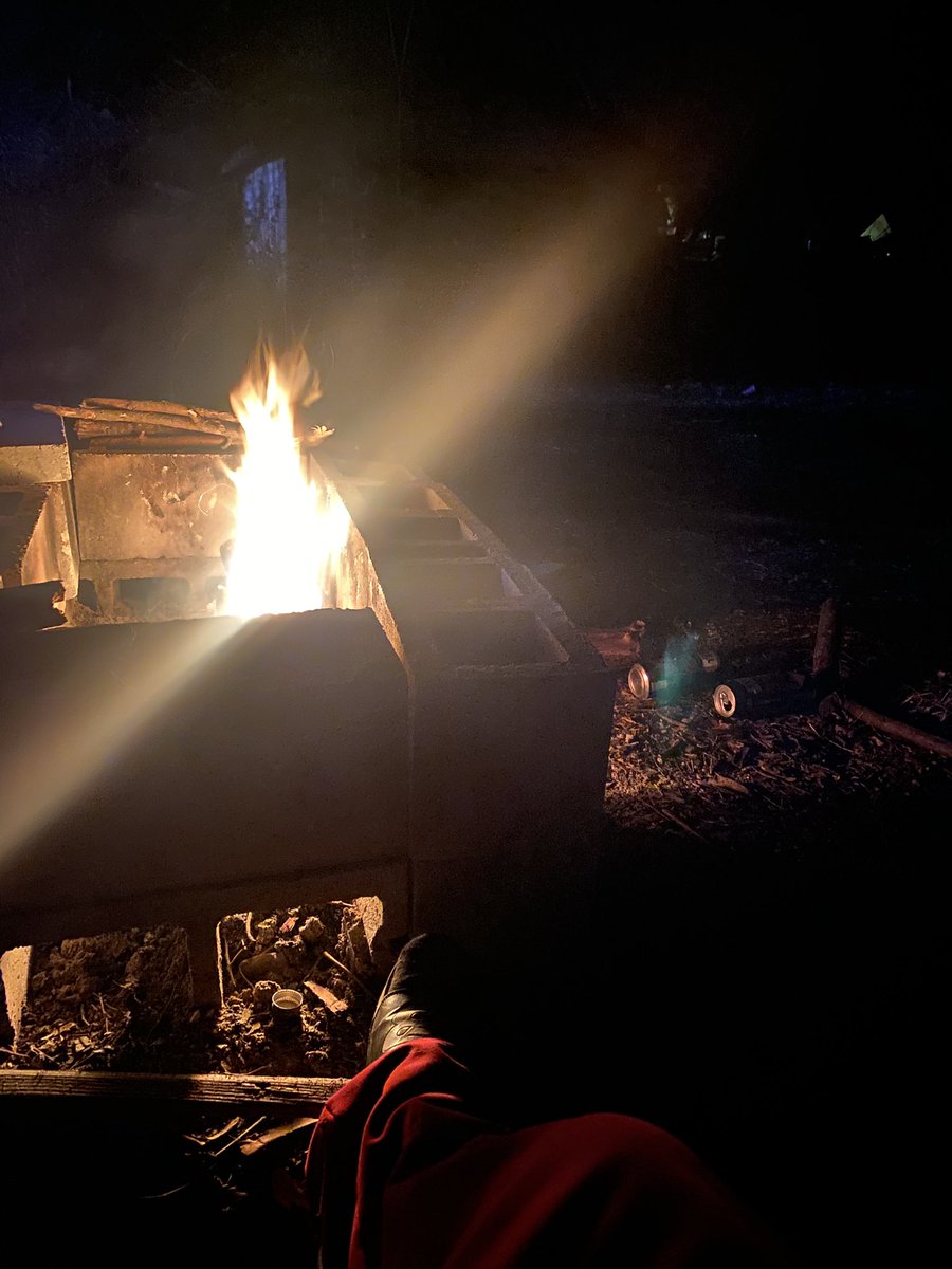 What a lovely night. Between yoga in the day and fires at night, I’m at peace for the first time in forever. ✌🏻❤️