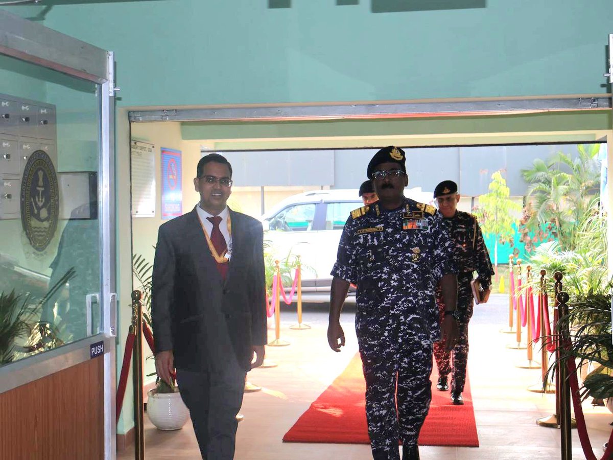 IN_DCP's tweet photo. RAdm Ajay D Theophilus, Flag Officer Goa Naval Area #FOGA, addressed the Indian Naval Armament Service (#INAS) probationers of the 48th Assistant Manager Induction Course at #NADGoa on 21 Feb 2025. The session was part of a two-day familiarisation visit to Goa Naval Area. The Flag Officer shared valuable insights, experiences, and learning examples to guide and inspire the young INAS probationers.
#IndianNavy
#NavalCivilians
#HarKaamDeshKeNaam