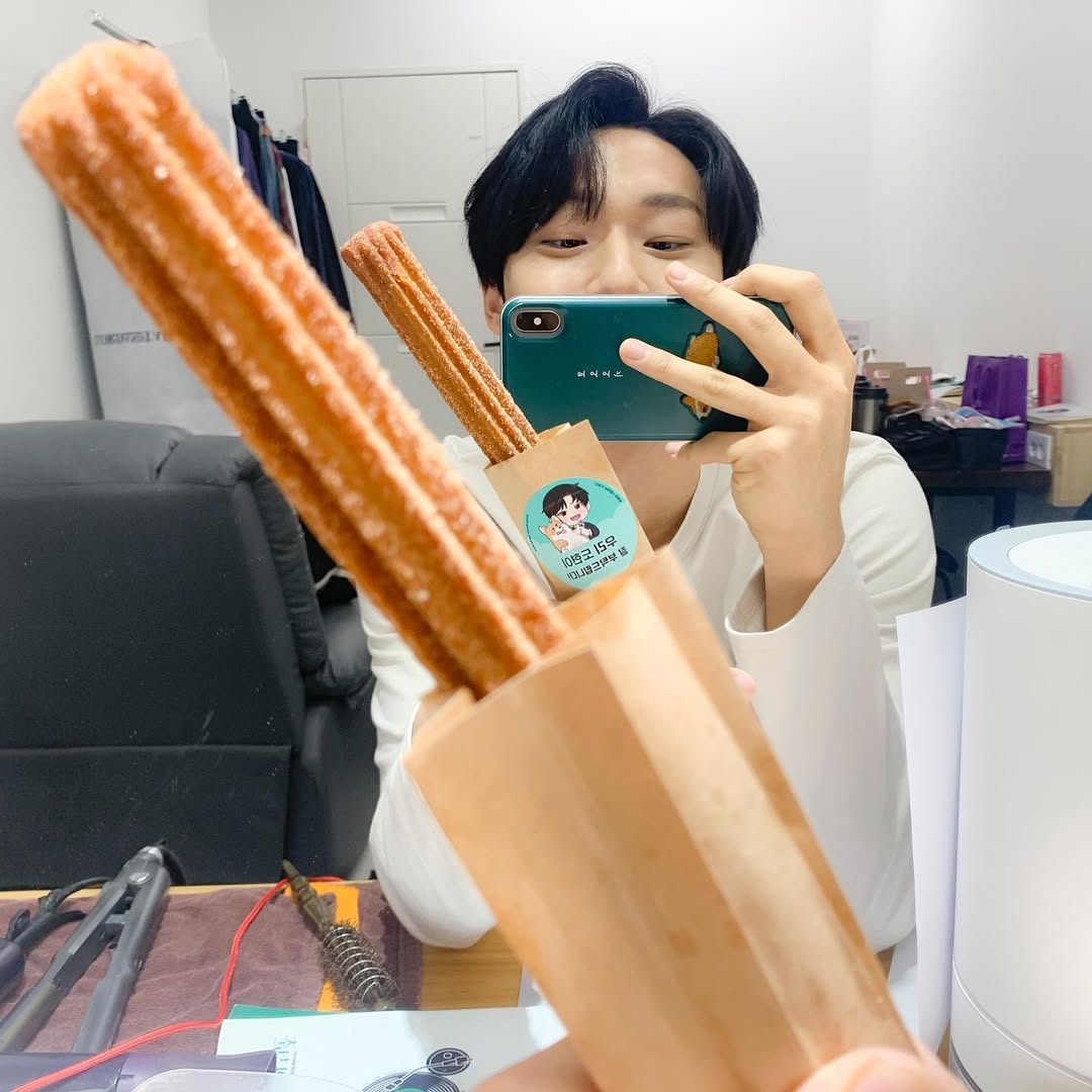 Dozyun's tweet image. 저를 응원해 주시고 푸드트럭을 보내 주셔서 감사합니다. 당신의 친절과 배려에 진심으로 감사드립니다. 당신의 지원이 저에게 큰 힘이 되었습니다.