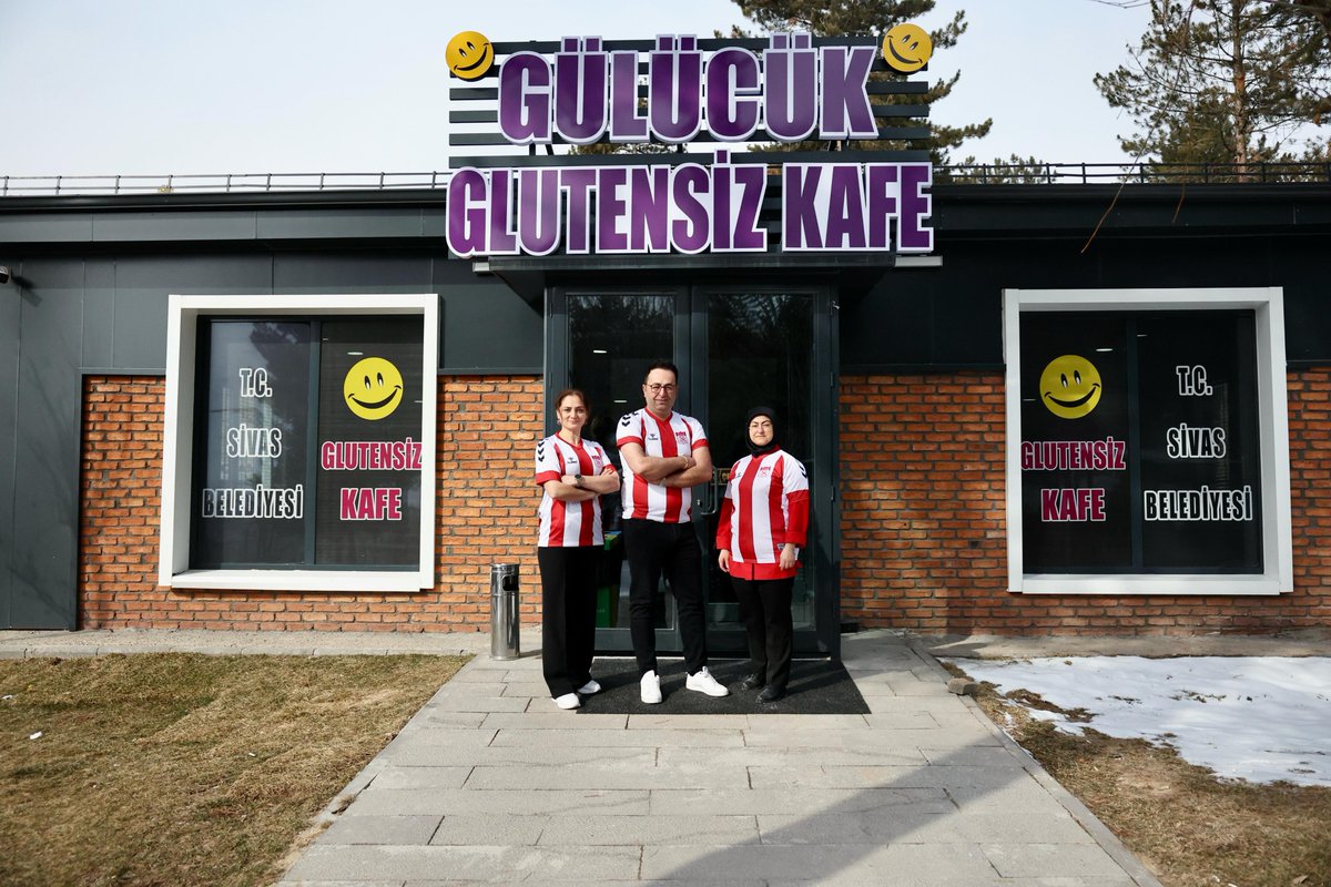 Bugün günlerden #Sivasspor ❤️🤍

Kendi sahasında Konyaspor ile karşılaşacak olan Sivasspor’umuza destek olmak adına sosyal tesislerimizde çalışan tüm personelimiz Sivasspor formasıyla hizmet veriyor.

Başarılar Yiğidolar...👏

📌 346 Kafe Restorant
📌 Gülücük Glütensiz Kafe 
📌