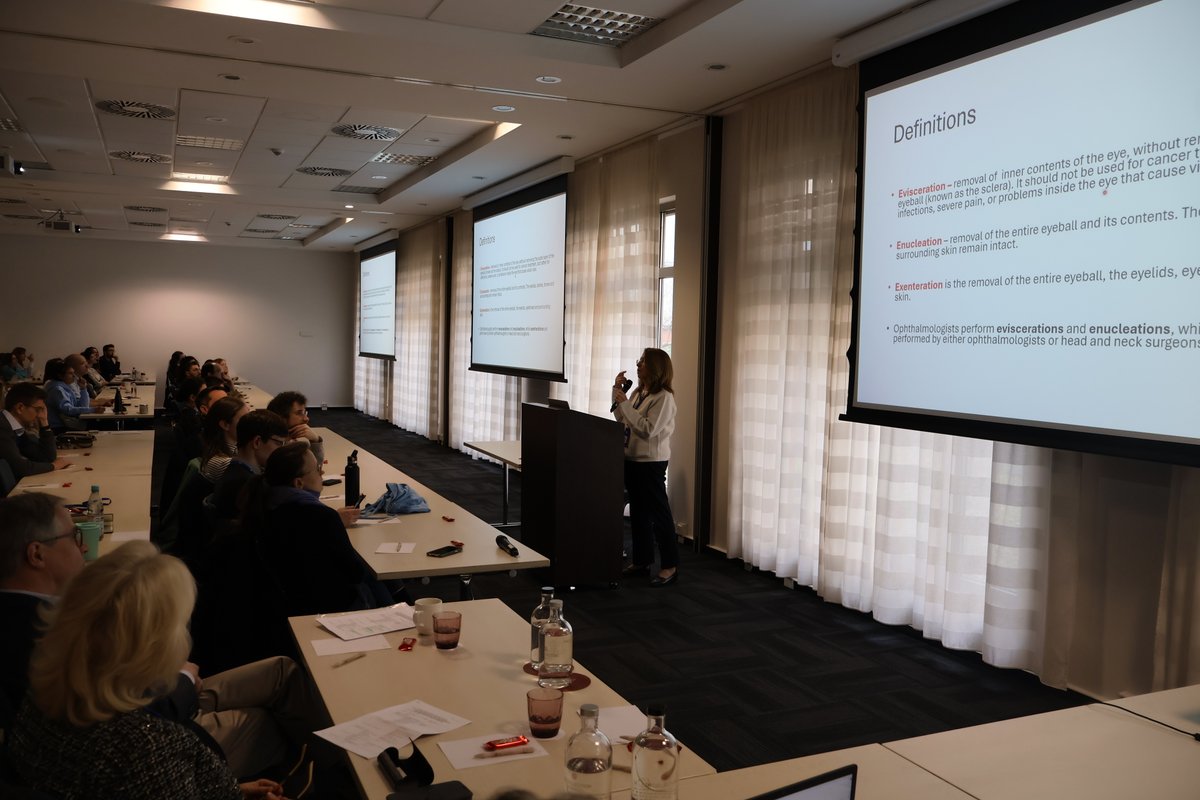ESP_Pathology's tweet photo. 🎉We are in Nuremberg for an #EScoP course: Head, Neck, and Ophthalmic #pathology!

Day 1⃣ had a brilliant start, with more than 100 colleagues joining us from early in the morning to enjoy the lectures from the 4 Faculty!
#PathTwitter #PathX #Education https://t.co/YRFAu4mX36