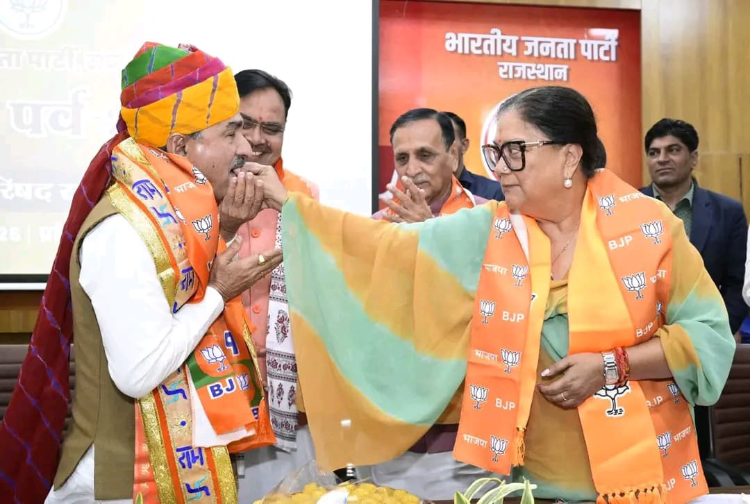 BJP4Rajasthan's tweet photo. भारतीय जनता पार्टी, राजस्थान के प्रदेश अध्यक्ष पद पर श्री @madanrrathore को पुन: निर्वाचित होने पर हार्दिक बधाई एवं शुभकामनाएं। साथ ही, प्रदेश के समस्त नवनिर्वाचित राष्ट्रीय परिषद सदस्यों को भी शुभकामनाएं।

इस दौरान कार्यक्रम में केंद्रीय पर्यवेक्षक एवं गुजरात के पूर्व मुख्यमंत्री श्री @vijayrupanibjp, मुख्यमंत्री श्री @BhajanlalBjp, प्रदेश प्रभारी डॉ. @AgrawalRMD, पूर्व मुख्यमंत्री श्रीमती @VasundharaBJP, उपमुख्यमंत्री श्रीमती @KumariDiya एवं डॉ. @DrPremBairwa, केंद्रीय मंत्री श्री @gssjodhpur, प्रदेश चुनाव अधिकारी श्री @npanchariyabjp सहित मंत्रीगण, पूर्व प्रदेश अध्यक्ष, जनप्रतिनिधिगण, पदाधिकारी एवं बड़ी संख्या में कार्यकर्ता उपस्थित रहे।
