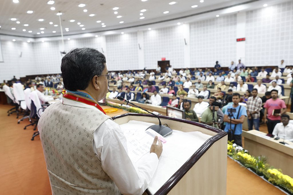 DrManikSaha2's tweet photo. The taxpayers are one of the main partners in development. Keeping this in mind, the Union Government led by Hon'ble PM Shri Narendra Modi ji introduced the GST in 2017. In this direction, the state government is also actively working to create a taxpayer-friendly environment through improved modern infrastructure and procedural simplification.

Today, inaugurated the GST awareness campaign and GST Knowledge Center at the Pragna Bhavan in Agartala, organized by the Tax Organization and State Finance Department. 

Also honoured prominent taxpayers and officials of the department & launched anti-fake registration campaign, unveiled new logo, and introduced the 'Kara Sathi' WhatsApp chatbot.