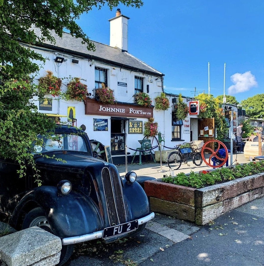 Johnnie Fox's Pub, established in 1798, is nestled in the scenic Dublin Mountains in Glencullen. This historic establishment offers a quintessential Irish experience, combining traditional music, dance, and cuisine.

Dining and Entertainment: The pub is renowned for its "Hooley