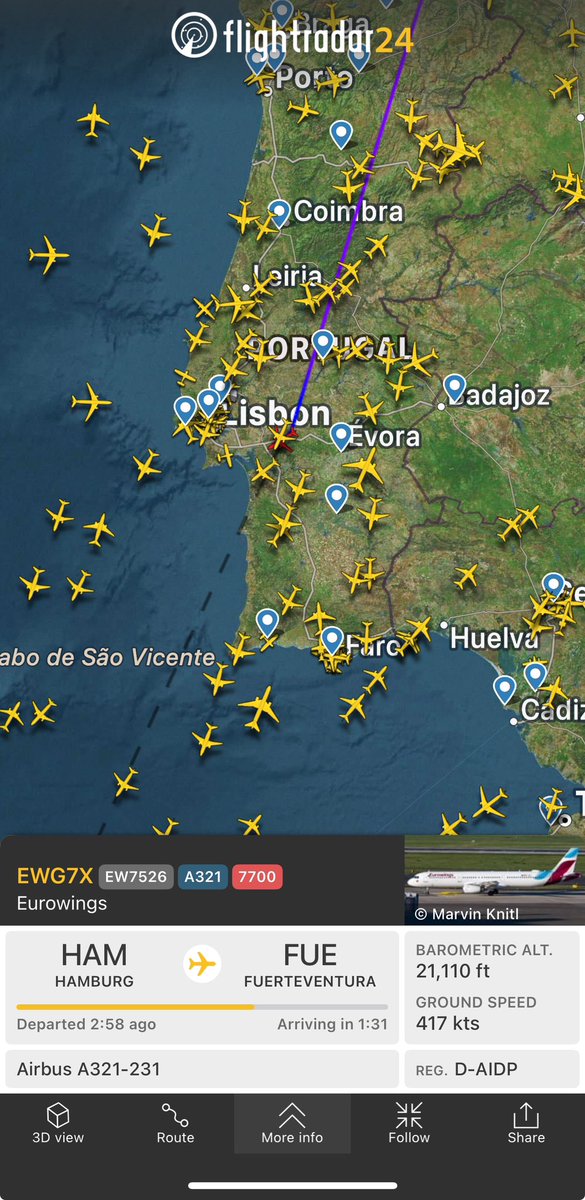 FlyingFreak73's tweet photo. #aviation #emergency @eurowings flight #EW7526 from HAM to FUE, declared emergency, change to code 7700 and now descending to level 9000 feet. Flight just landed at RWY 20 in Lisbon Airport LIS.
#airlines #Europe #Euronews #AviationNews https://t.co/dFo0oSCxDE
