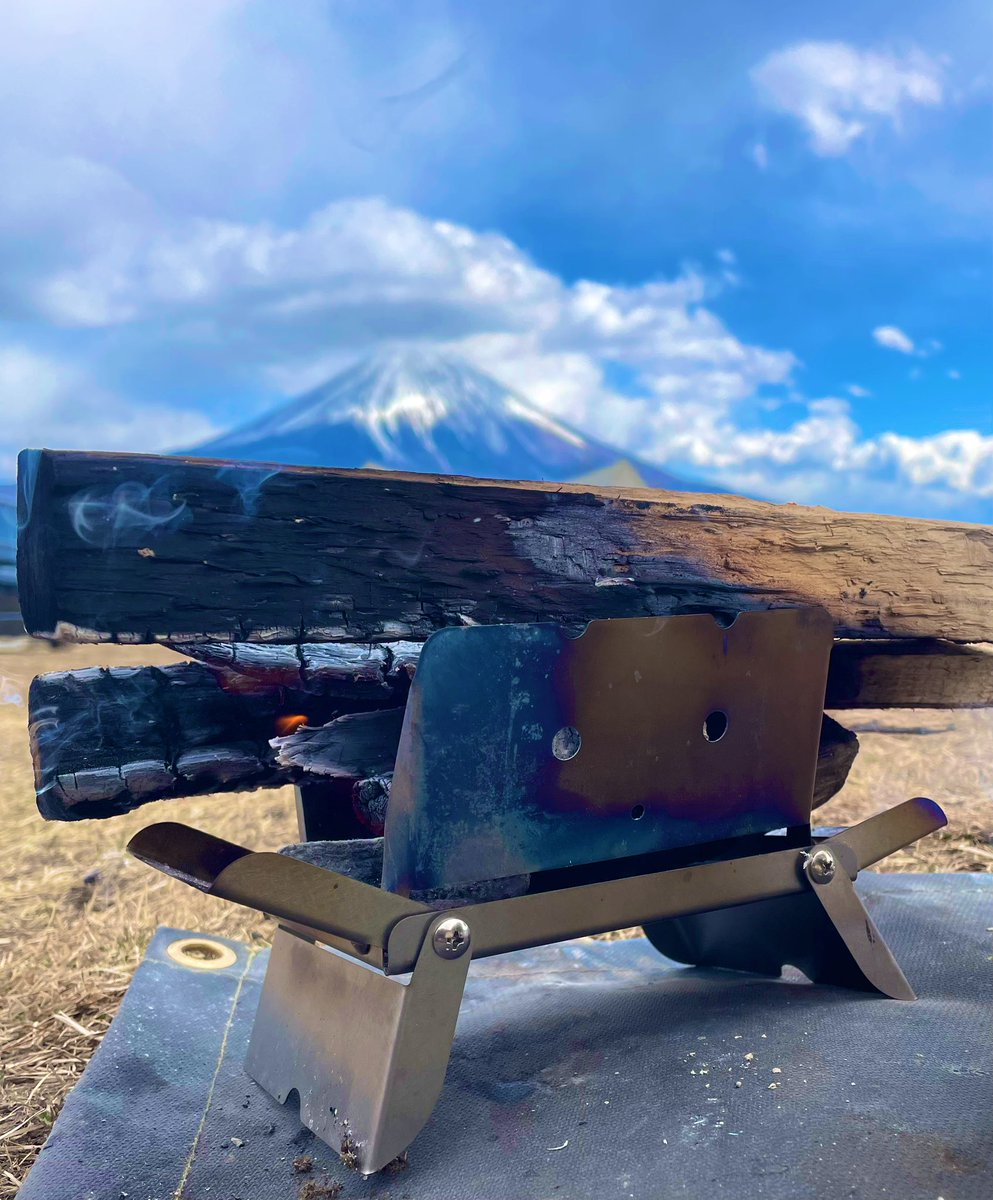 Rcamp0507's tweet photo. あうん
【阿吽・阿呍】
富士を背負って立つTitan
#三種の神器
#firebookmini
#inふもとっぱら https://t.co/zBLcrFMbbI