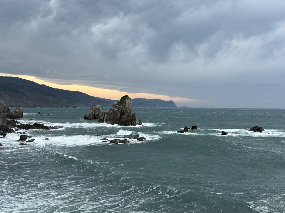 Очень хочется дачу у басков, здесь просто невероятно красиво.