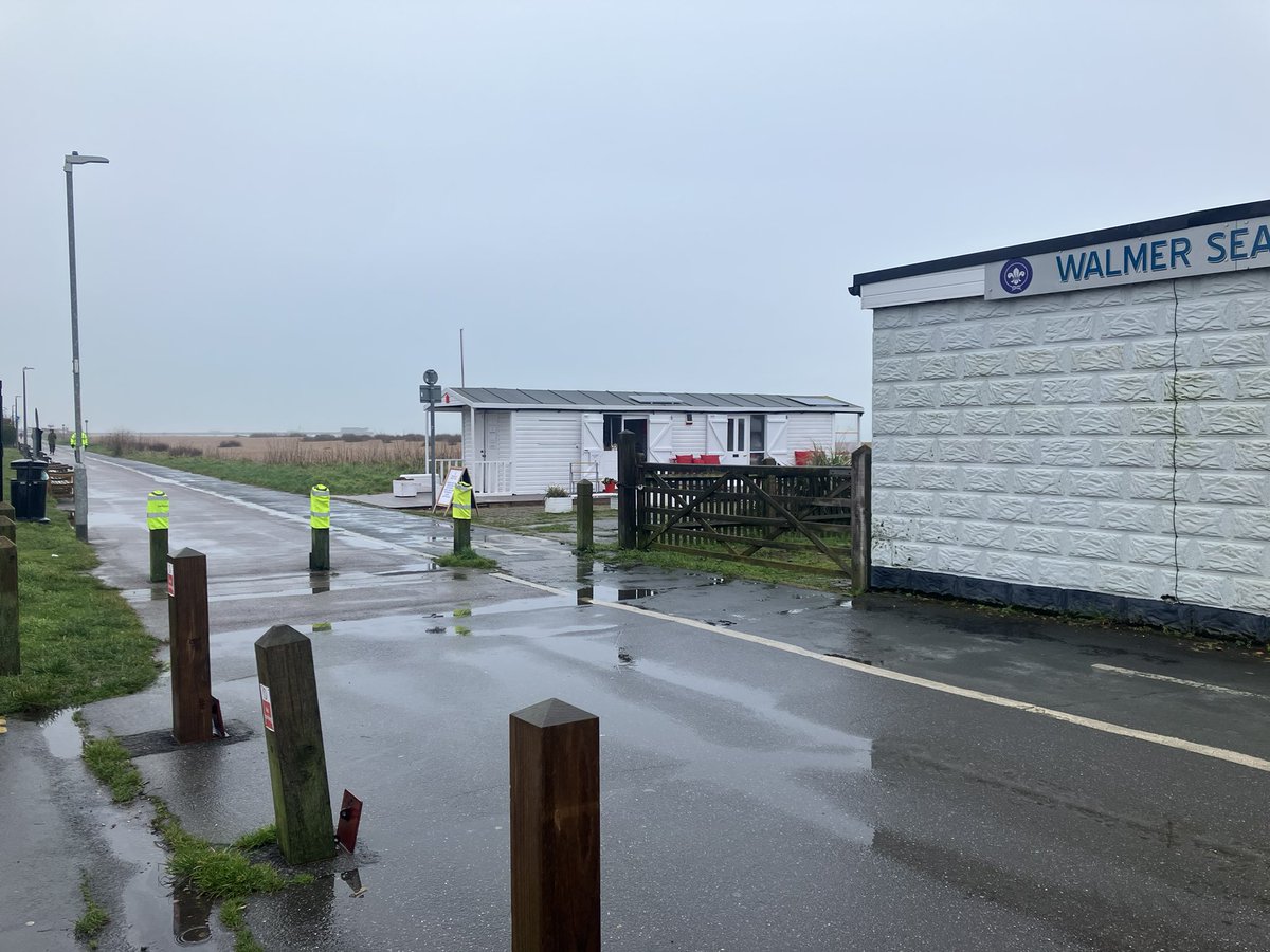 All ready to marshal <a href="/WADSparkrun/">Walmer and Deal Seafront parkrun</a> and yes the sea and pier are still out there somewhere #loveparkrun