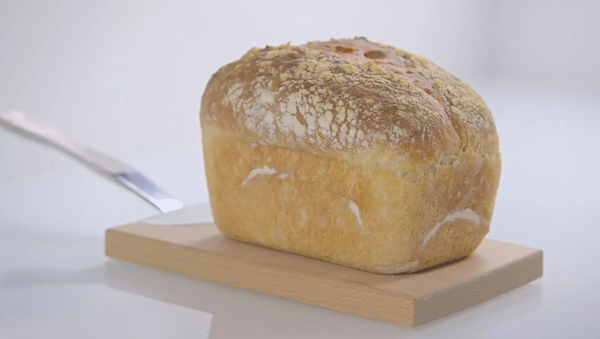 DeliaOnline's tweet image. Join in with Delia's free Online Cookery School this weekend and learn a new cookery skill. Start with Bread for Beginners - 6 lessons with essential techniques. Watch the video lessons here: l8r.it/fZpe

#breadmaking #lessons #students #breadrecipes #cookeryschool