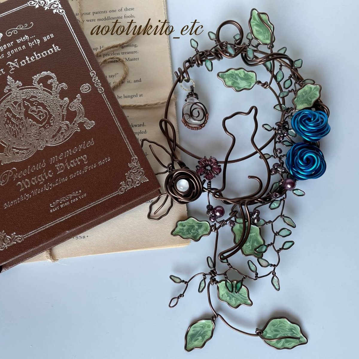 本日もたくさんの❤&amp;RPありがとうございました✧︎  

🐱ねこの日🐱なんですね♡
しっとり大人の雰囲気の猫のリースを添えて🐾
 #猫の日