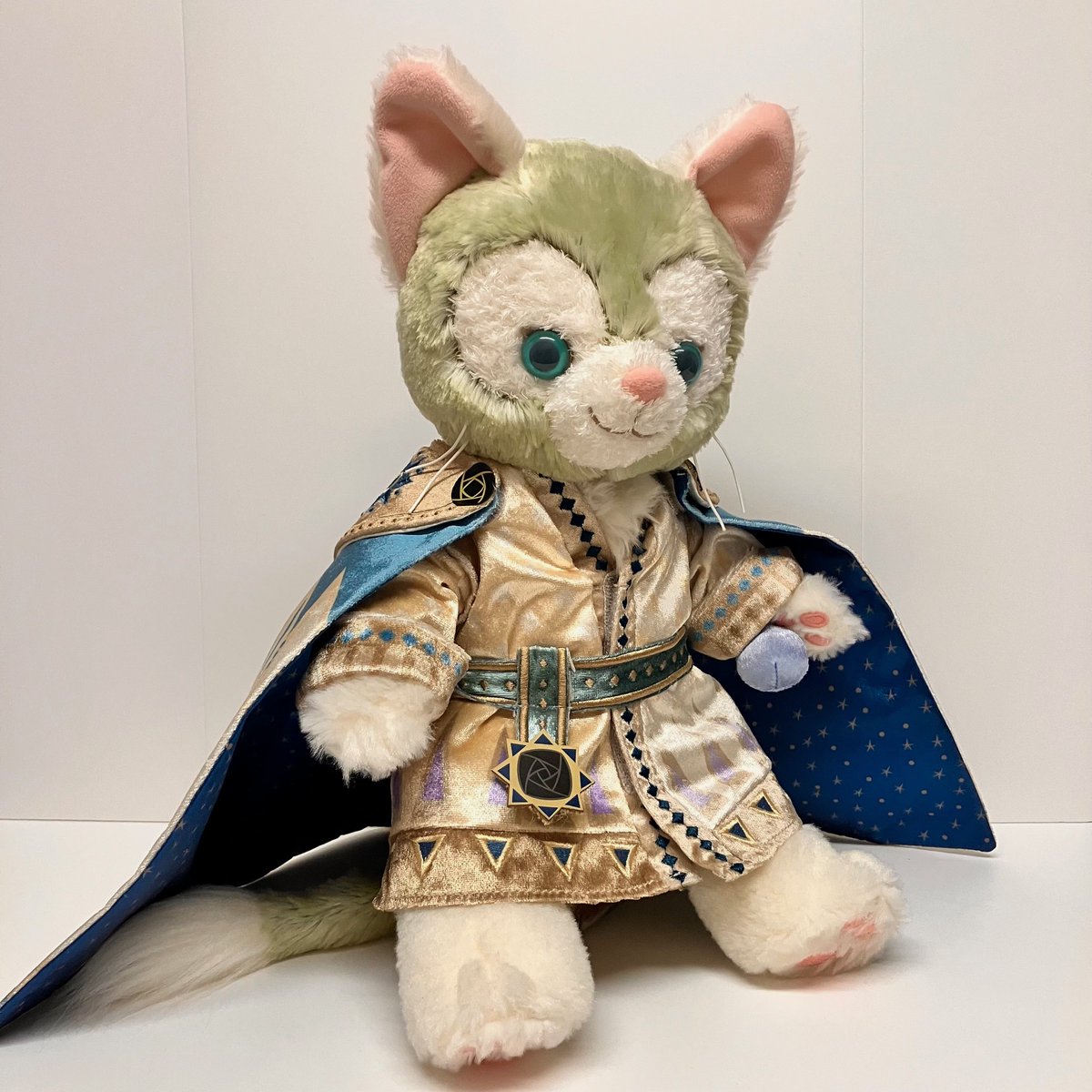 2月22日 #猫の日 🐈🐾

うちのジェラトーニくん
マグニフィコ王👑のコスチュームを
着てみました💖
似合ってるかな？

#ジェラトーニ
#マグニフィコ王
#ディズニー
#BROS1991