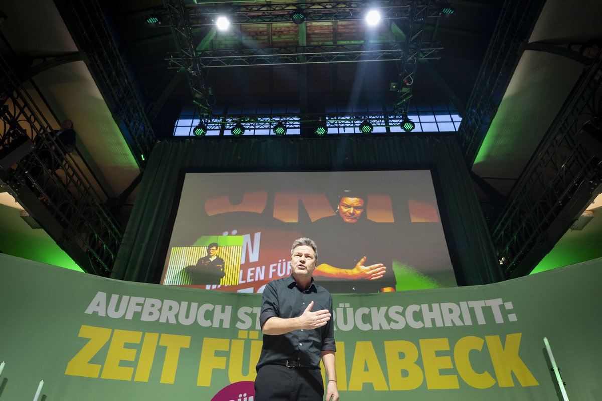 Was für ein Abschluss der Wahlkampftour💥Danke, Robert! Für deine Weitsicht und deine Zuversicht. 👏Morgen gilt es: Alle Stimmen Grün.💚💚Alle Stimmen für Zukunft. Für Aufbruch statt Rückschritt 🚀