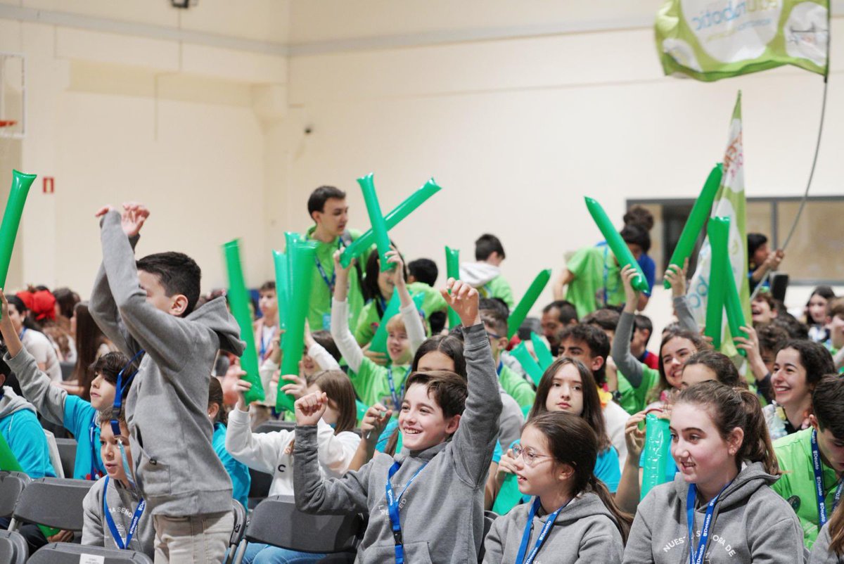 IngDeusto's tweet photo. ¡Que se oiga el ruido en Bilbaoooo! 🎉🔊 Arrancamos la #FLLEuskadi #bilbao @deusto con toda la energía. Los equipos están listos para demostrar lo que saben y dejar huella con sus proyectos. ¡Hoy la innovación se apodera de la ciudad! 🚀🤖 #FLL #STEAM #AporTodas https://t.co/EKWXCIefYI