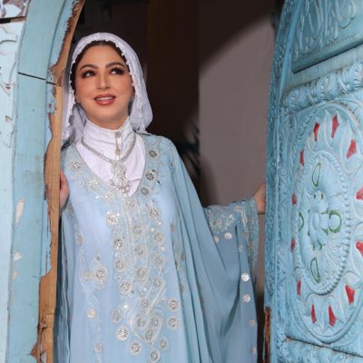 xAlhejazx's tweet photo. .
الثوب المسدح والمحرمه والمدورة والميتان ..

زي نسائي كانت تلبسه المرأة الحجازية من مختلف قبائل الحجاز , ولا أساس لتسميته  ( بالهاشمي ) . 

من أبرز ألوانه الأسود والأزرق ..

#يوم_التاسيس 
#يوم_بدينا_1727 https://t.co/Ri2VshOmSk